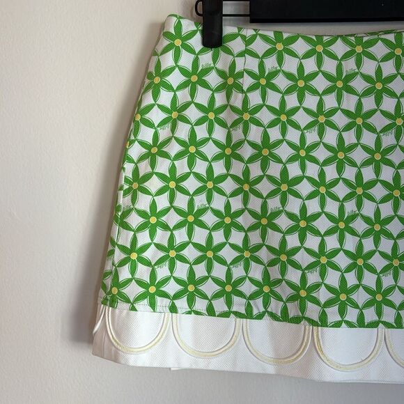 Lilly Pulitzer floral Green and White Patterned Skort skirt preppy tennis core 2 - Picture 3 of 11